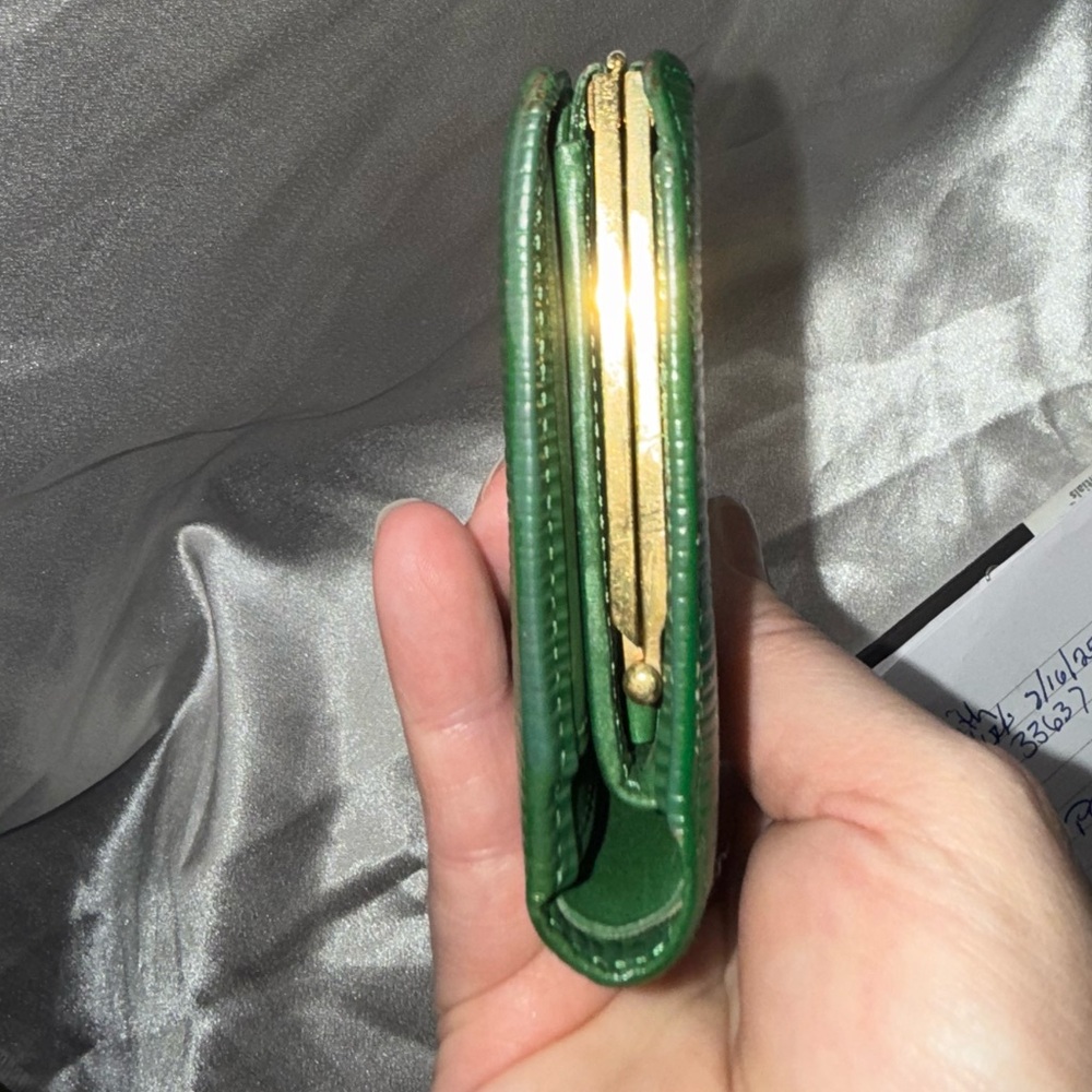 Louis Vuitton Green Bifold Kisslock Wallet/MI0975 - Picture 3 of 15
